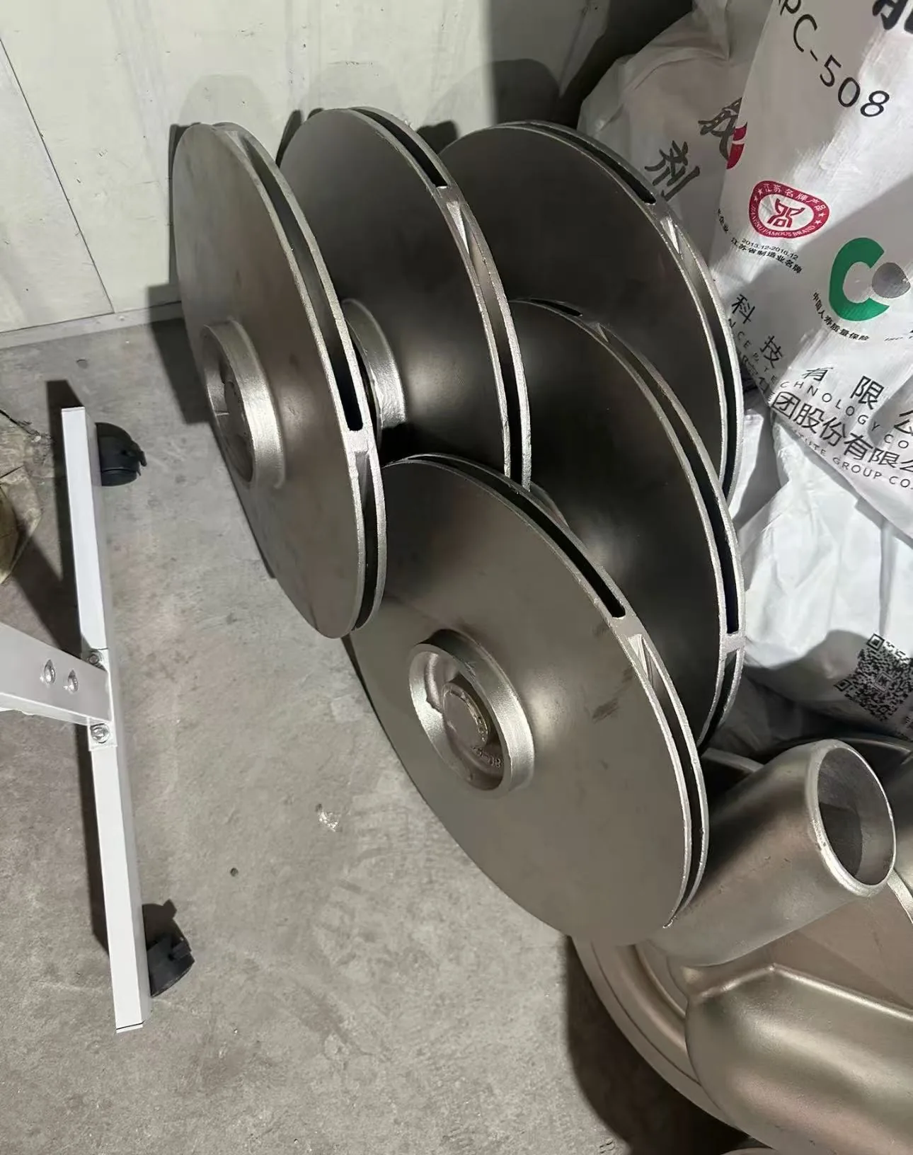 Компания Haijin Precision Casting — профессиональный производитель рабочих колес для водяных насосов.